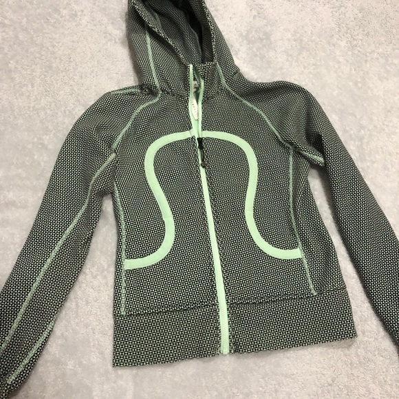 Lululemon Scuba Hoddie - Picture 2 of 6